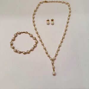 Elegant Pearl Jewelry Set